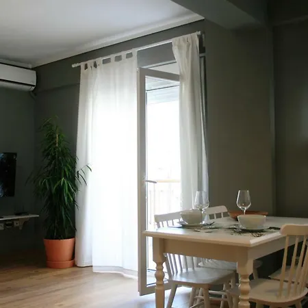Thea Apartment *